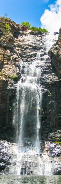 
                    
                        Gunlom Falls, also known as the Waterfall Creek Falls. A must-see place in Kakadu National Park, Australia.
                    
                