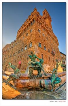 
                        
                            Fountain of Neptune @ Piazza della Signoria, Florence
                        
                    