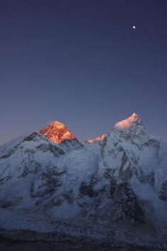 
                    
                        Mt. Everest, Himalaya, Nepal. - Florian Neukirchen.
                    
                