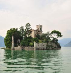 isola di loreto castle, lombardia, italy