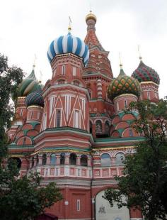 
                        
                            Today we're daydreaming about St. Basil's Cathedral in Moscow.
                        
                    