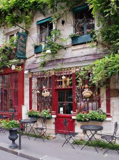 Montmartre, Paris    Seriously one of the cutest parts of the city.