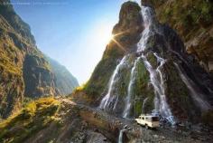 
                    
                        @Funny Tweets!™: Waterfall, Tamakoshi River, Dolakha, Nepal twitter.com/...
                    
                