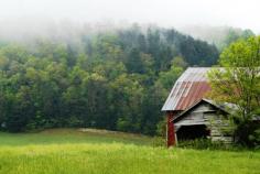 
                    
                        The South is home to some of the most beautiful barns. #tennessee
                    
                