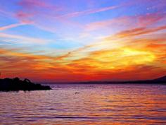 
                    
                        Atardecer en la costa del Mediterráneo, Marbella, España.
                    
                