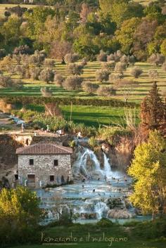 
                    
                        Saturnia termal baths - tuscany - Italy
                    
                