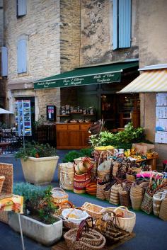 
                    
                        Provence, France - nomnom, j'adore le pain!
                    
                