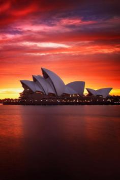 
                    
                        The Sydney Opera House dawn, Australia
                    
                