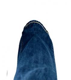 
                        
                            Scarpe di Bianco | Shoe/Pant Visualizer
                        
                    