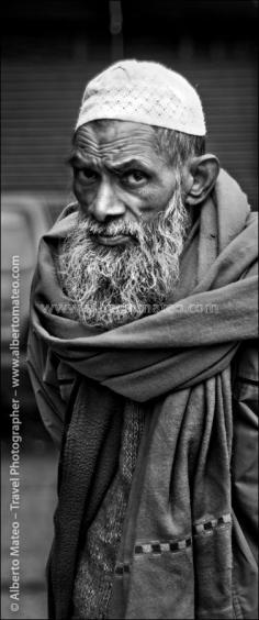 
                    
                        Portrait of old man, Main Bazaar, Delhi, India. - © Alberto Mateo, Travel Photographer
                    
                