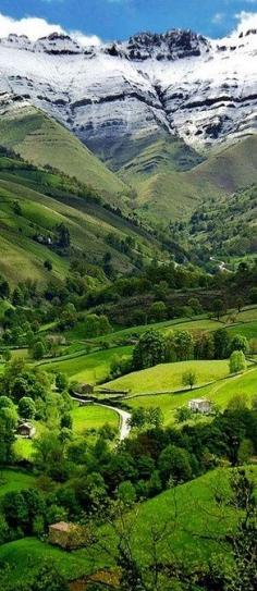 
                    
                        Valle del Pisuena, Cantabria, the North (Green) Spain.
                    
                