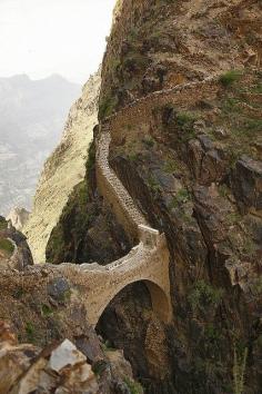 
                    
                        Shaharah bridge - Yemen - built to fight Turkish invaders.
                    
                