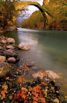 
                    
                        Konitsa old bridge, Epirus, Greece
                    
                