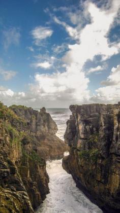 Gaze in wonder: Pancake rocks, Punakaiki, New Zealand.