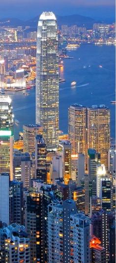
                    
                        The view from Victoria Peak is simply breathtaking. Especially at night, when Hong Kong's zillion lights and neon signs are dazzling all over... | Explore Hong Kong with our FREE travel guide: "10 Great Ways to Explore Hong Kong" (Click to download).
                    
                