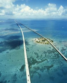 
                    
                        21 Roads to Drive Before you Die «TwistedSifter
                    
                