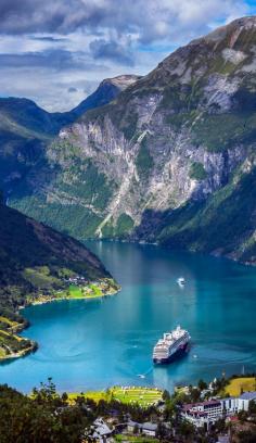 
                    
                        15 reasons why Norway will Rock your World | 4.Geiranger fjord, Norway
                    
                