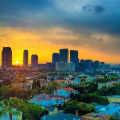 
                    
                        Los Angeles sunset courtesy of invinumveritas on Instagram.
                    
                
