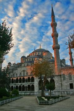 
                    
                        Blue Mosque (also known as Sultan Ahmed Mosque), a must see in Istanbul, Turkey.
                    
                
