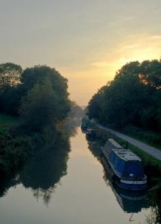 
                    
                        Kennet and Avon Canal, UK
                    
                