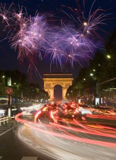 
                    
                        It should be no surprise that the City of Light throws an impressive New Year's Eve celebration.
                    
                