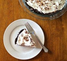 
                    
                        Ferrero Rocher Pie | Community Post: 19 Dessert Recipes That Don't Require An Oven
                    
                