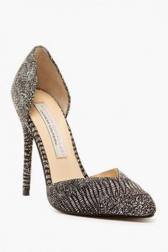 
                    
                        Kristin Cavallari by Chinese Laundry | Kamyrn Pump
                    
                