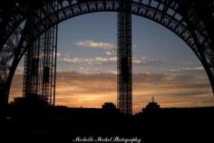 
                    
                        La Tour Eiffel Silhouette
                    
                