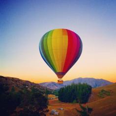 
                    
                        As the sun shows it's face to a Queenstown dawn, there's simply no better way to experience sunrise than from #sunriseballoons as you lift off the ground to meet the skies. #NewZealand #Queenstown #Adventure #Travel #Ballooning Discovered by The Adventure is Calling at Speargrass Flat, New Zealand
                    
                