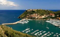 
                    
                        Our experts' pick of the top 10 beach and seaside holidays in Italy for 2015,   including the best spots for families, watersports and relaxation, in   destinations such as Sicily, Tuscany, Sardinia, Puglia and Ischia
                    
                