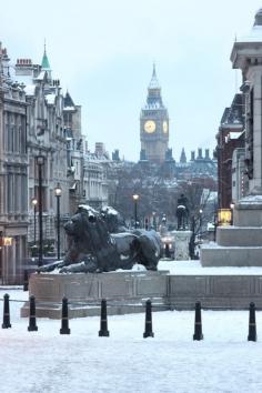 
                    
                        London: Trafalgar Square
                    
                