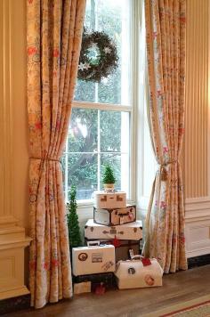 
                    
                        Holiday decorations inside The White House. Bucket list tick!
                    
                
