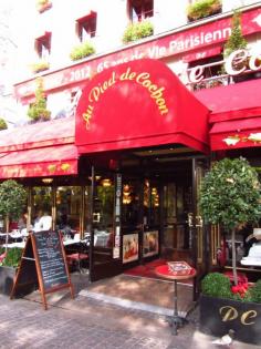 
                    
                        Au Pied de Cochon - Pork (of course), elaborate seafood platters and the best onion soup in Paris - This old-school Les Halles brasserie with a "very Parisian astmosphere" is open 24/7!
                    
                
