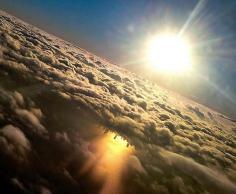 
                    
                        twitter, The Chicago skyline shadow reﬂects off Lake Michigan, under the clouds pic.twitter.com/QVhwdaMXOx
                    
                