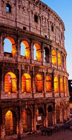
                    
                        The Colosseum, Rome   |   Complete List of the New 7 Wonders
                    
                