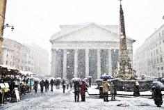 
                    
                        Snow, Rome and the Pantheon
                    
                