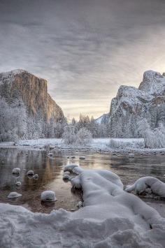 
                    
                        Ice (Valley View,Yosemite National Park,California photo by noreo)..
                    
                