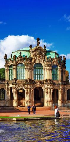 
                    
                        Beautiful View of Zwinger Museum in Dresden, Germany   |   23 Fascinating Photos that Will Remind You How Incredible Germany Is
                    
                