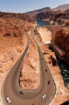 
                    
                        Beautiful photography overlooking the Hoover dam, USA Plan a road trip to USA with www.Triphobo.com
                    
                