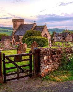 
                    
                        Gloucestershire, England   photo via aryanna
                    
                