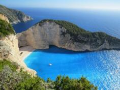 
                    
                        Bahía Navagio, Isla Zakynthos, Grecia
                    
                