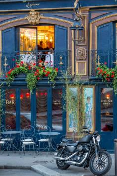 
                    
                        HISTORIC LA PEROUSE RESTAURANT IN SAINT GERMAIN DES PRES, PARIS.~ Paris is Always a Good Idea, But Especially in the Spring  - TownandCountryMag...
                    
                
