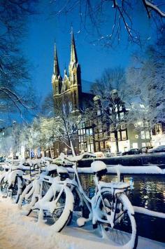 
                    
                        **Winter in Amsterdam (photography, photo, picture, image, beautiful, amazing, travel, world, places, nature, landscape)
                    
                