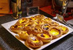 
                    
                        Delicious egg tarts—a signature dish in Macau—are always available at Four Seasons Hotel Macao, Cotai Strip.
                    
                