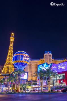 
                    
                        Score free stuff at Vegas hotels.  Find out how with the Expedia Viewfinder Travel Blog.
                    
                