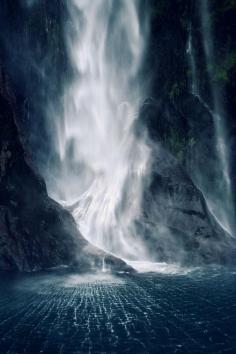 
                    
                        South Bowen falls, New Zealand
                    
                