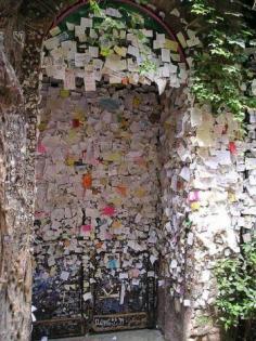 
                    
                        Romeo and Juliet Wall of Love
                    
                