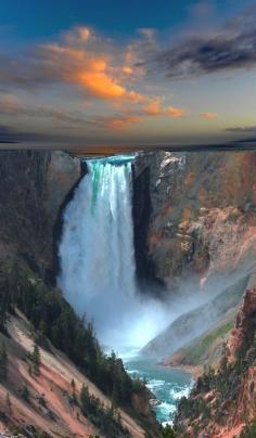 
                    
                        Yellowstone National Park, Wyoming, USA - 50 The Most Beautiful Places in the World
                    
                
