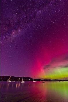 
                    
                        Aurora Australia's Shimmer
                    
                