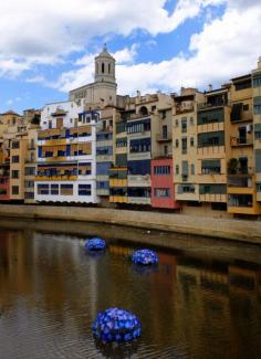 
                    
                        Girona, Italy- a love story
                    
                